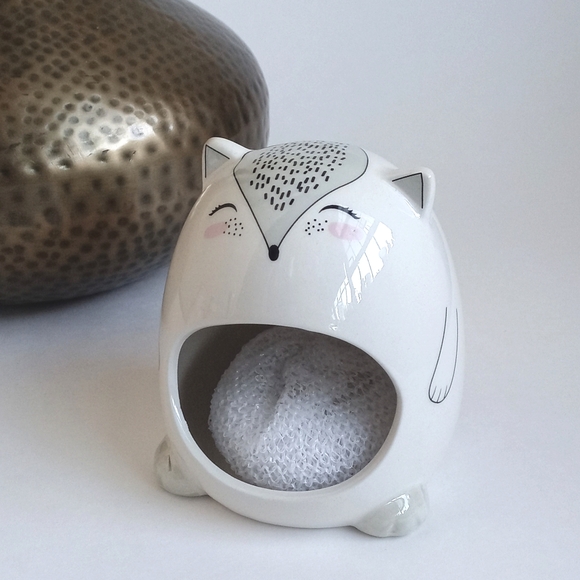 Ceramic Skunk Possum Dish Sponge Holder with Charming Gray & White Design - Picture 1 of 10